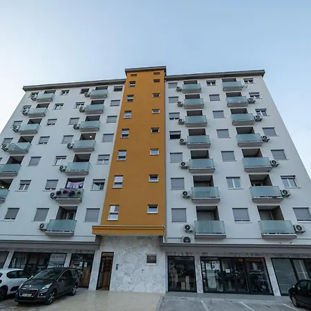 Miss T アパート *