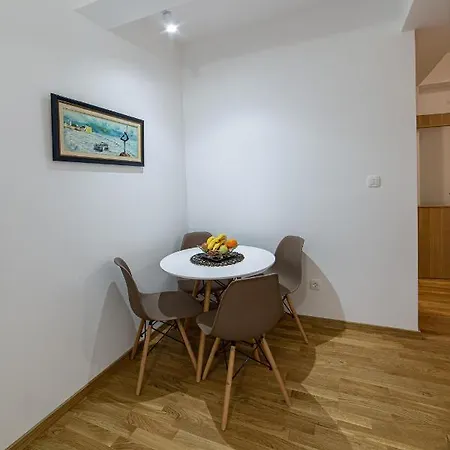 Miss T アパート ポドゴリツァ