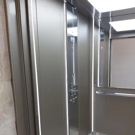 Miss T アパート *