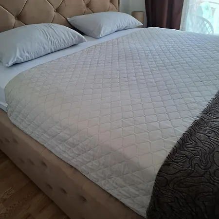 Modern New Miss T I Free Parking I Great Location Podgorica