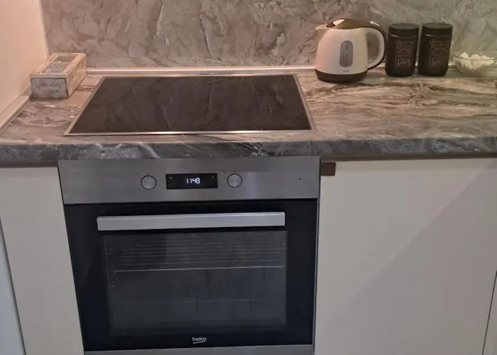 Miss T * Ποντγορίτσα